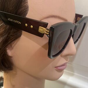 Louis Vuitton brown cat eyes NEW sunglasses